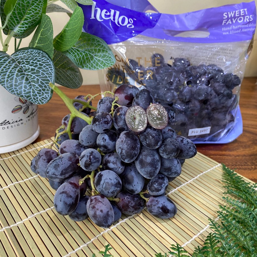 Nho đen Sweet Favor Úc